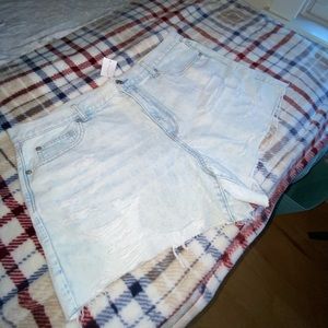 American Eagle High-rise Festival Midi Shorts